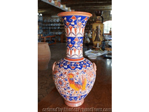 Florero de cerámica esmaltada en Rodas Grecia
