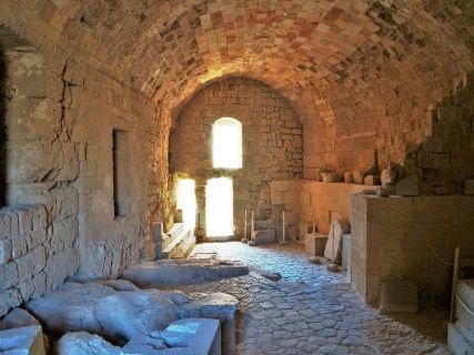 Entrance of Acropolis of Lindos, Tour Lindos on your own pace