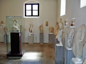 Crouching Venus, Rhodes Taxi Tours