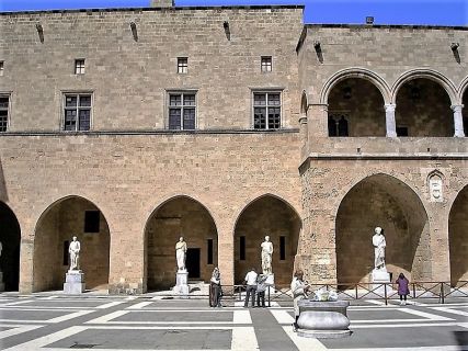 Grand master palace tours in Rhodes